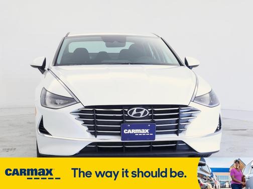 2022 Hyundai SONATA SE