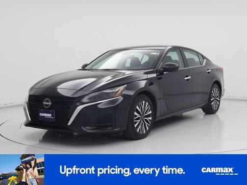 Black 2025 Nissan Altima SV