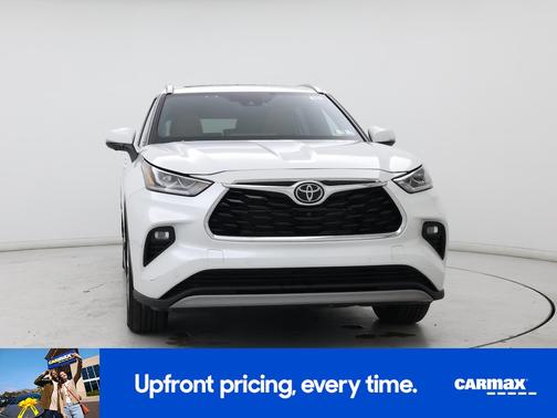 White 2025 Toyota Highlander Hybrid Platinum