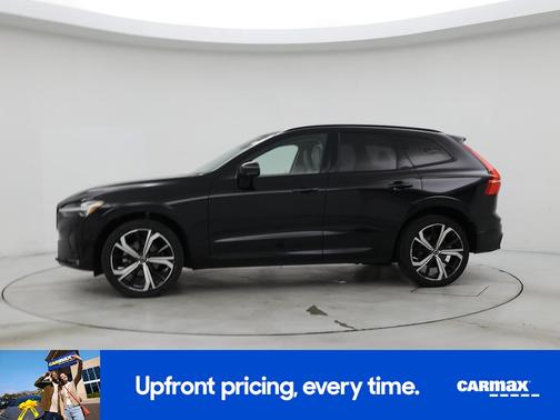 2023 Volvo XC60 B5 Ultimate Dark Theme