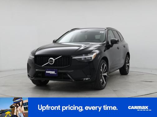 2023 Volvo XC60 B5 Ultimate Dark Theme