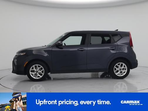 Gray 2022 Kia Soul LX