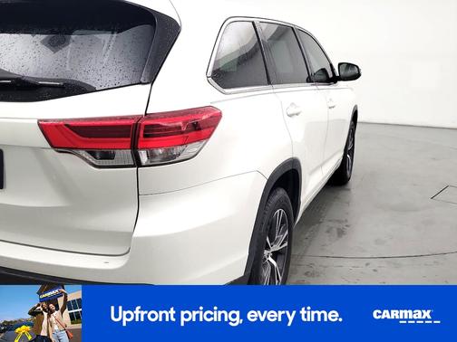 2017 Toyota Highlander LE