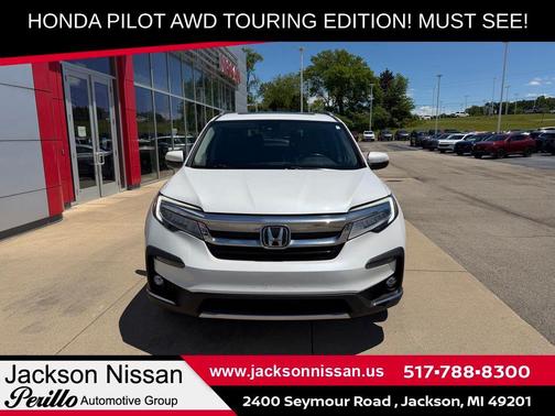 Platinum White Pearl 2022 Honda Pilot Touring 8-Passenger