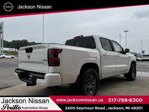 2025 Nissan Frontier SV