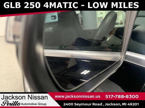 Photo 4 of 30 of 2020 Mercedes-Benz GLB 250 Base 4MATIC