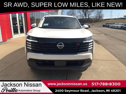 Aspen White Tricoat 2025 Nissan Kicks SR