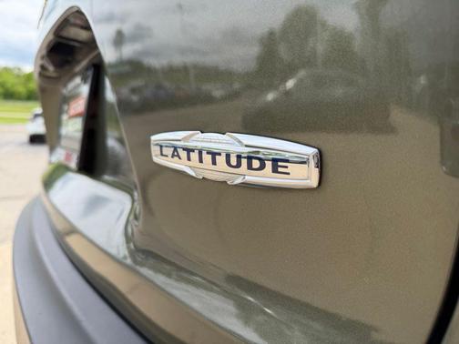 Olive Green Pearlcoat 2020 Jeep Cherokee Latitude