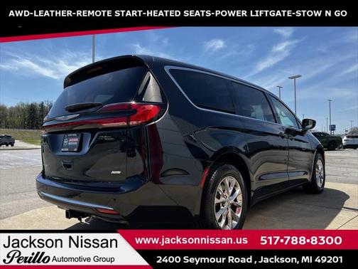 2023 Chrysler Pacifica Touring L