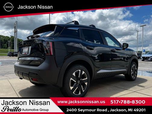 Super Black 2026 Nissan Kicks SV