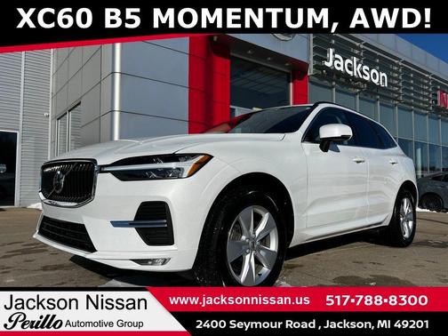 2022 Volvo XC60 B5 Momentum