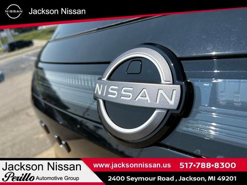 Super Black 2025 Nissan Murano SV