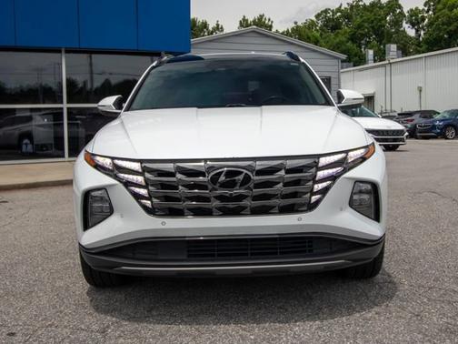 White 2022 Hyundai TUCSON Limited