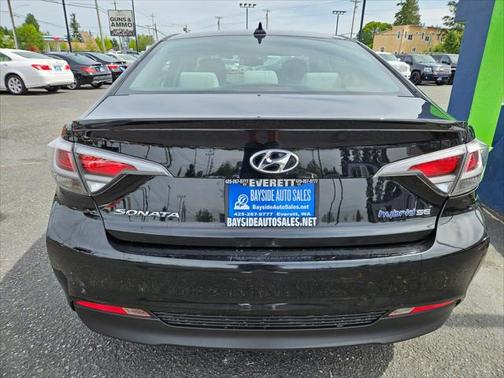 2017 Hyundai SONATA Hybrid SE