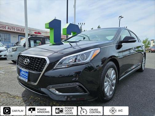 2017 Hyundai SONATA Hybrid SE