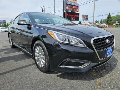 2017 Hyundai SONATA Hybrid SE