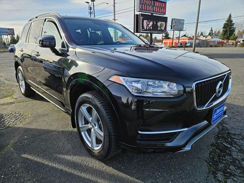 2016 Volvo XC90 T5 Momentum