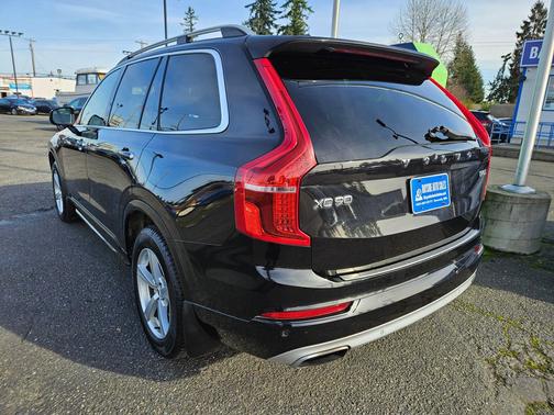 2016 Volvo XC90 T5 Momentum