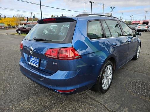 2017 Volkswagen Golf SportWagen TSI SE