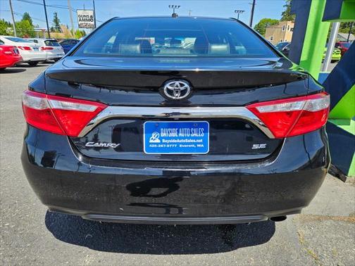 2017 Toyota Camry SE