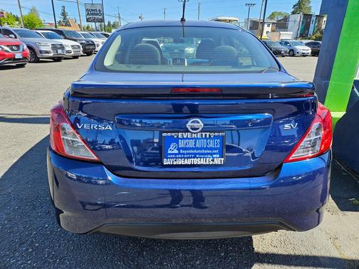 Deep Blue Pearl 2018 Nissan Versa 1.6 SV
