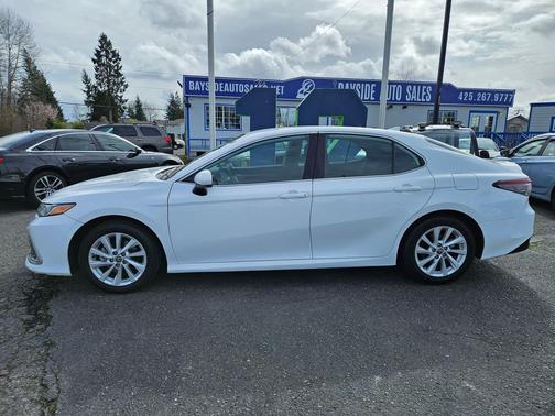 Ice Cap 2024 Toyota Camry LE