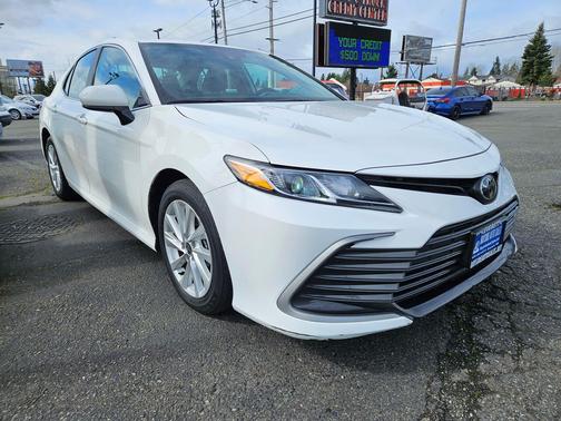 Ice Cap 2024 Toyota Camry LE