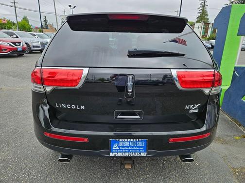 Tuxedo Black Metallic 2011 Lincoln MKX Base