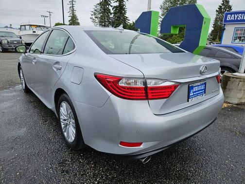 Silver Lining Metallic 2013 Lexus ES 350 Base