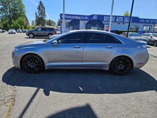 Luxe Metallic 2016 Lincoln MKZ Hybrid Base