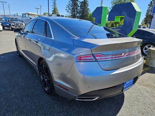 Luxe Metallic 2016 Lincoln MKZ Hybrid Base