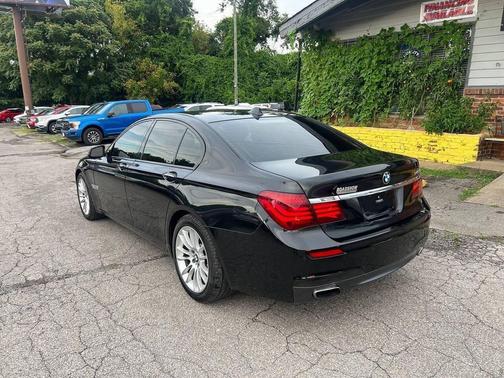 2013 BMW 740 740i 4dr Sedan