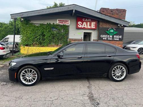 2013 BMW 740 740i 4dr Sedan