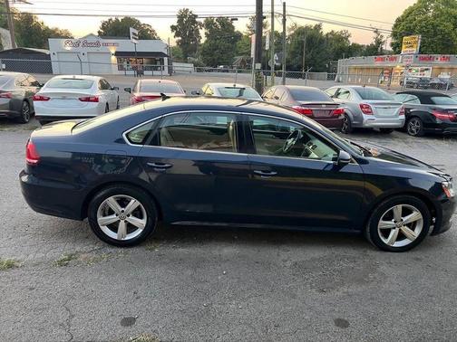 2012 Volkswagen Passat 2.5 SE
