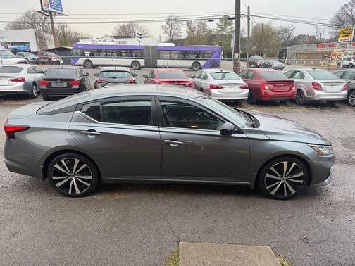 2020 Nissan Altima SR FWD