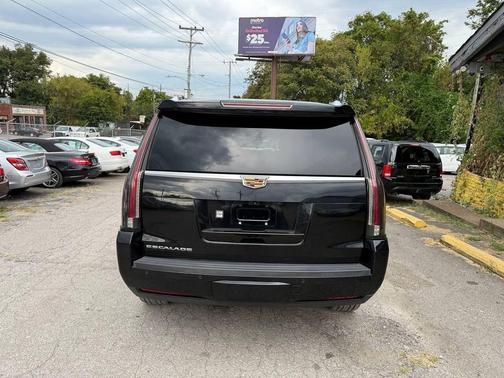 2018 Cadillac Escalade Luxury