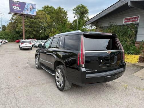 2018 Cadillac Escalade Luxury