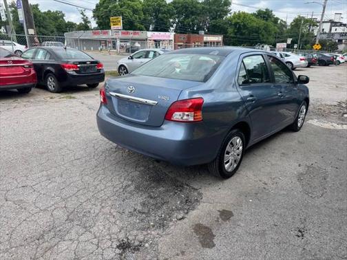 2012 Toyota Yaris LE