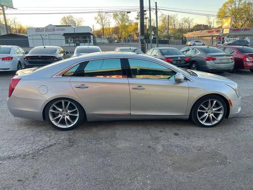 Radiant Silver Metallic 2013 Cadillac XTS Premium