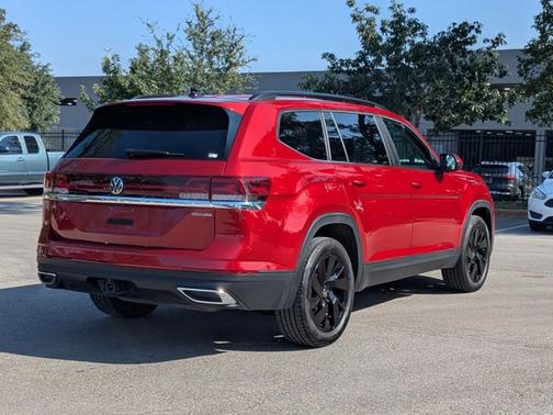 2025 Volkswagen Atlas 2.0T SE w/ Technology