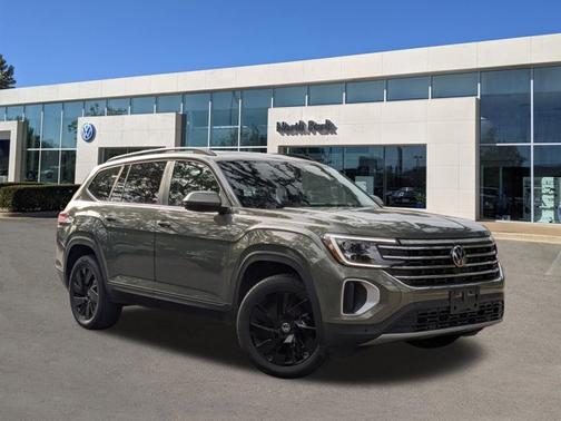 Avocado Green Pearl 2026 Volkswagen Atlas 2.0T SE w/ Technology
