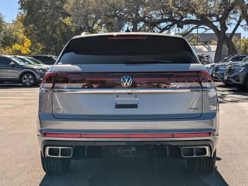 2024 Volkswagen Atlas Cross Sport 2.0T SEL R-Line