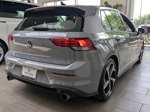2024 Volkswagen Golf GTI 2.0T SE