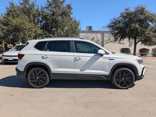 2024 Volkswagen Taos 1.5T SEL