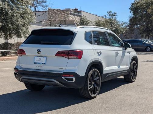 2024 Volkswagen Taos 1.5T SEL