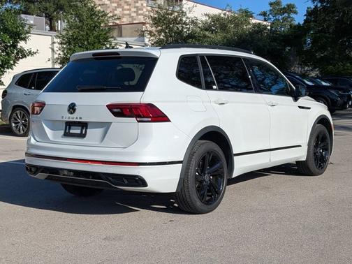 2024 Volkswagen Tiguan 2.0T SE R-Line Black