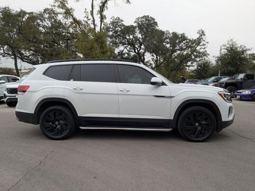 2024 Volkswagen Atlas 2.0T SE w/ Technology