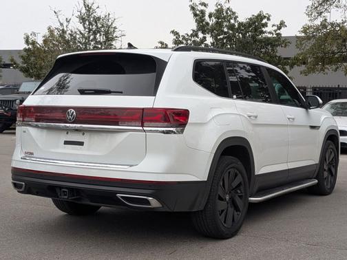 2024 Volkswagen Atlas 2.0T SE w/ Technology