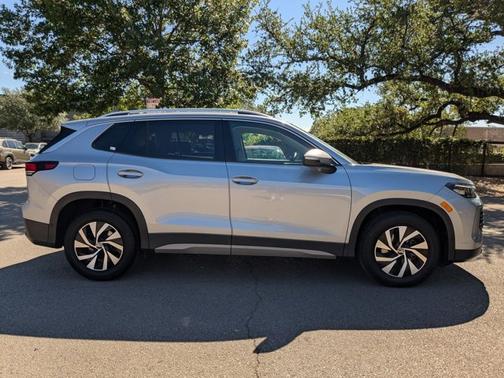 Pyrite Silver Metallic 2025 Volkswagen Tiguan 2.0T S
