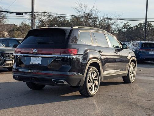 2025 Volkswagen Atlas 2.0T SE